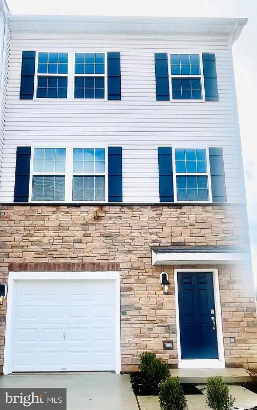 8325 Alexander Ct, Breinigsville, PA 18031
