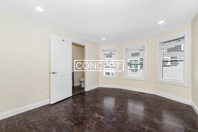 68 Stanley Ave unit 70, Medford, MA 02155 - photo 4