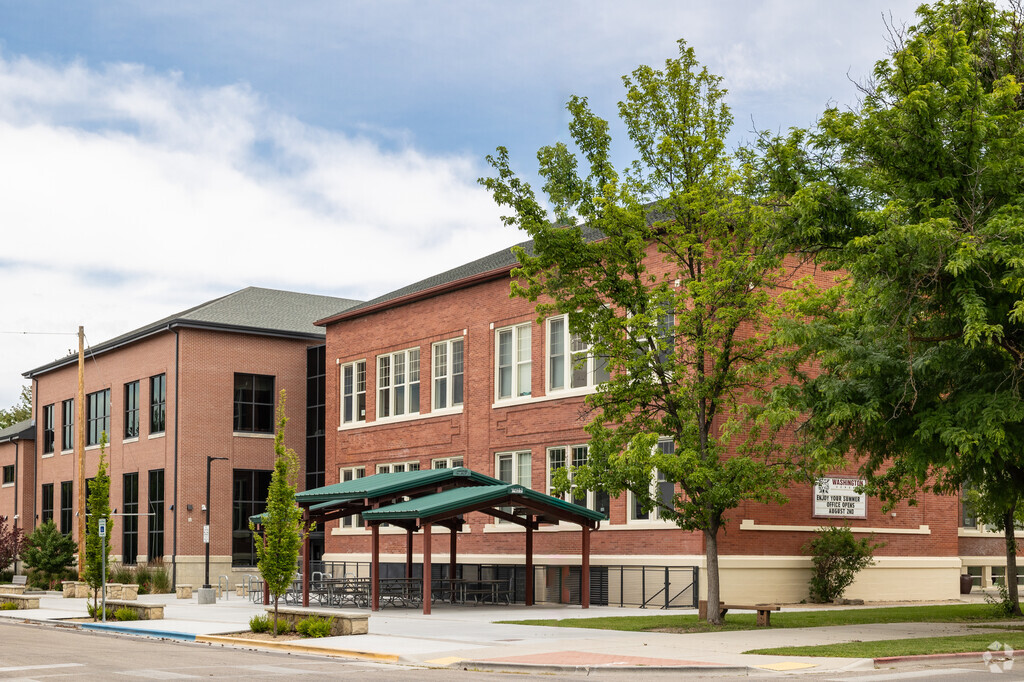 Southeast corner of Washington Elementary School.