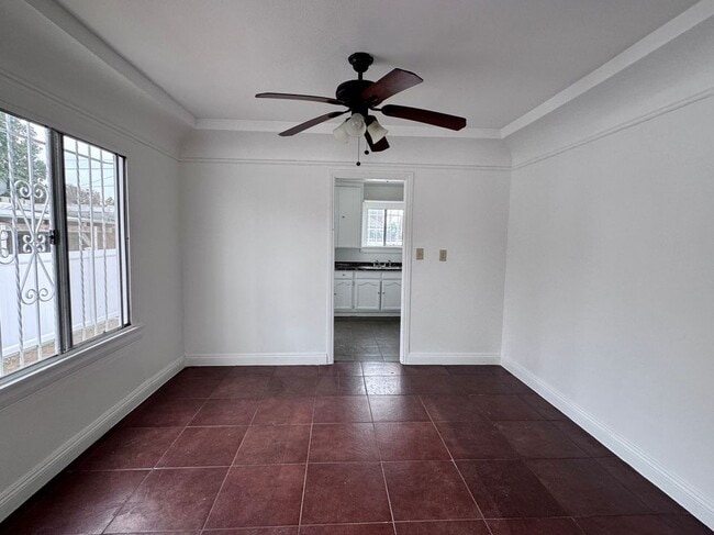 540 W 107th St, Los Angeles, CA 90044 - photo 4