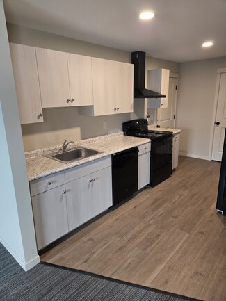 12 W 5th Ave Unit 1, Lowell, MA 01854