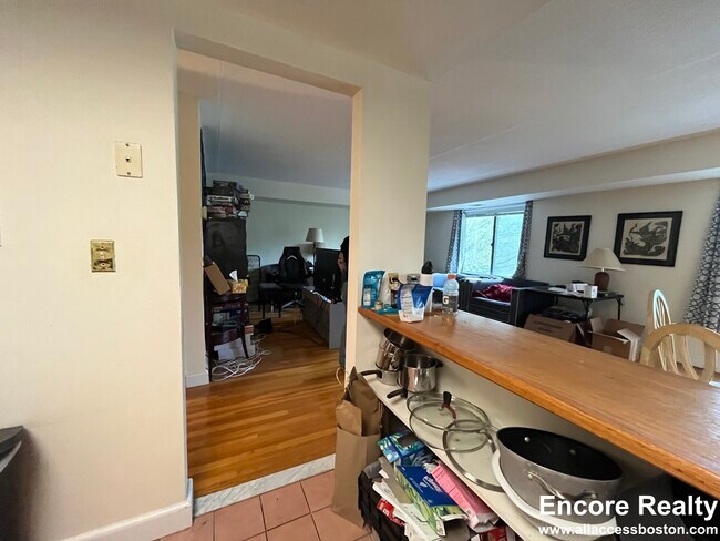 1244 Beacon St unit 3, Brookline, MA 02446 - photo 4