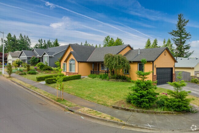 Ranch homes with large front yards in the Caufield neighborhood.