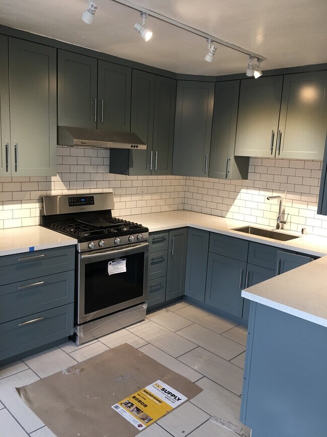 1482 Innes Ave unit Garden Unit, San Francisco, CA 94124 - photo 5