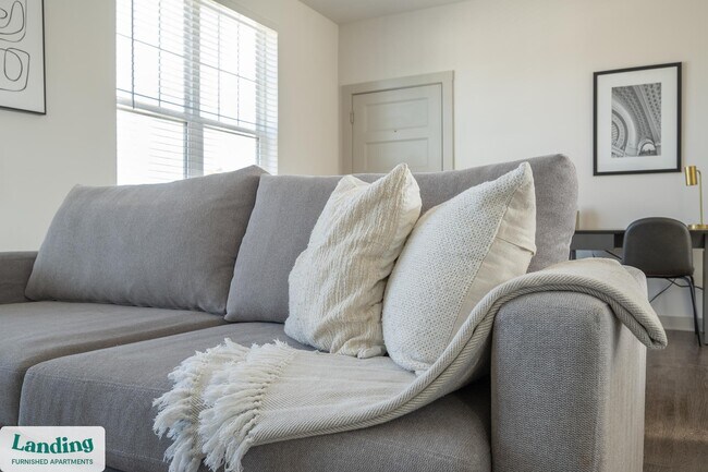 340 W 25th St unit 10-302, Charlotte, NC 28206 - photo 3