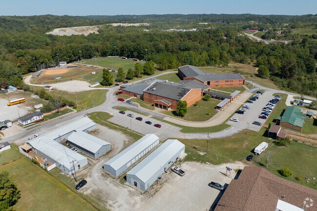 West Carter Middle School allows for students to enter into the world of athletics and provides them with opportunities to join sports teams.