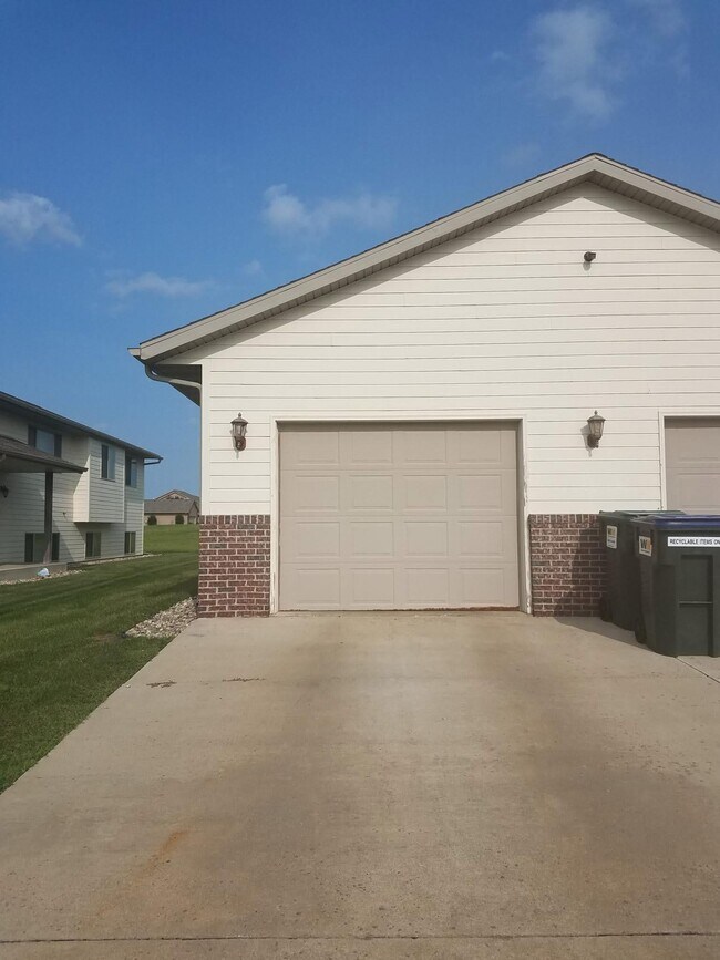 8200 S Hughes Ave Unit 1, Sioux Falls, SD 57108