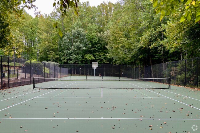 South Manassas has tennis courts available for residents looking to get some recreation.