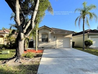 4961 Pelican St, Coconut Creek, FL 33073