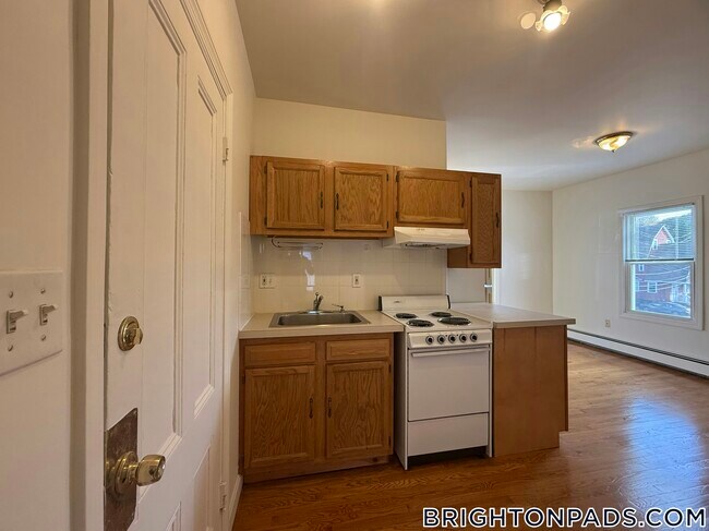 11 Snow St unit 2, Boston, MA 02135 - photo 2