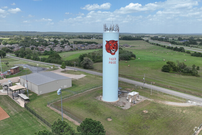 Fort Gibson Early Learning Center demonstrates Tiger Pride with the water tower on campus.