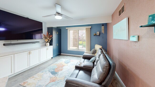 930 Montevideo Dr unit D, Lansing, MI 48917 - photo 2