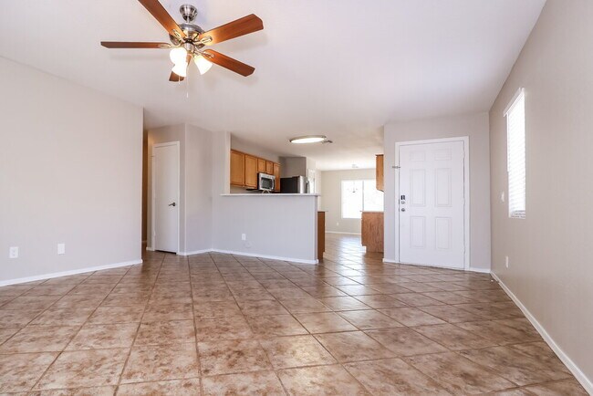 25675 W Satellite Ln, Buckeye, AZ 85326 - photo 5