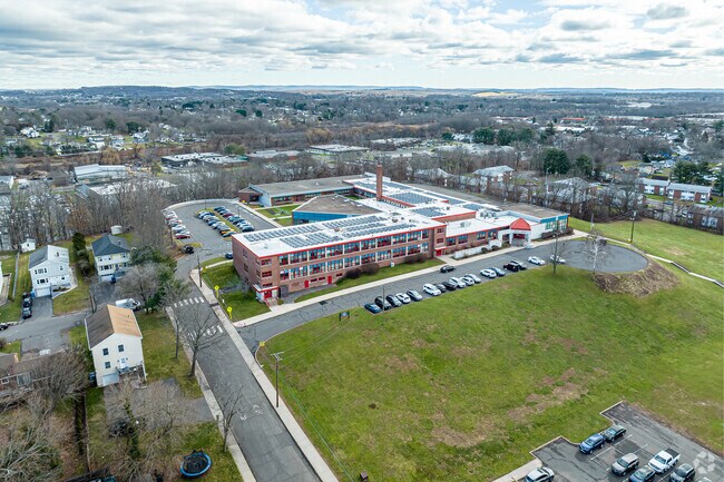 Smith Elementary School students have 11 percent reading proficiency.