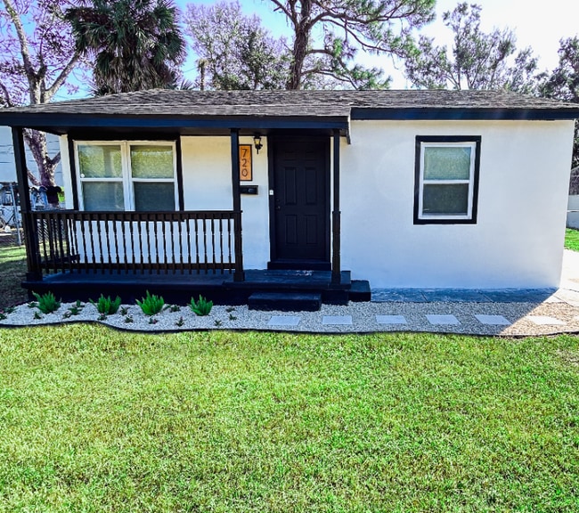 720 E Harbor Dr S, Saint Petersburg, FL 33705 - photo 3