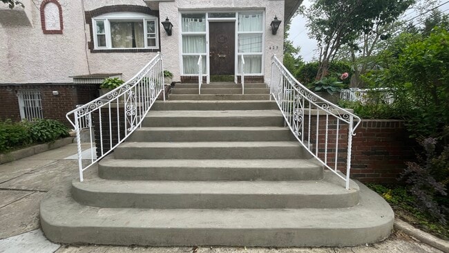 Private Entrance