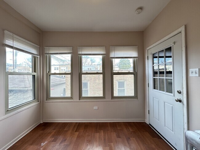 5023 N Ridgeway Ave unit J02P, Chicago, IL 60625 - photo 5