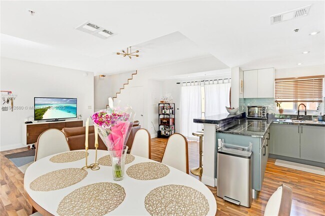 1611 SW 2nd Ct, Miami, FL 33129 - photo 5