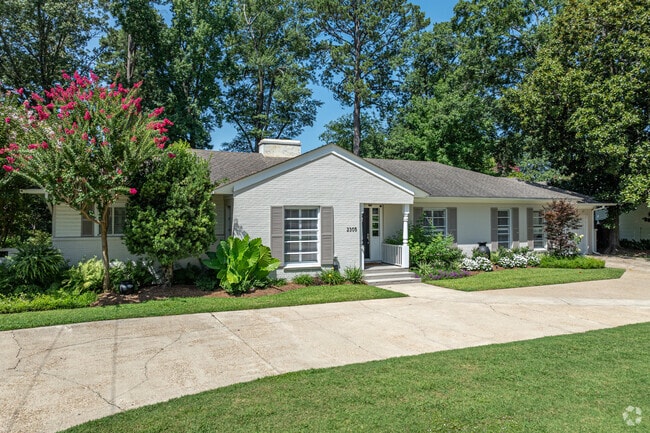 Homes in the Garden District feature up to a quarter-acre of yard space.
