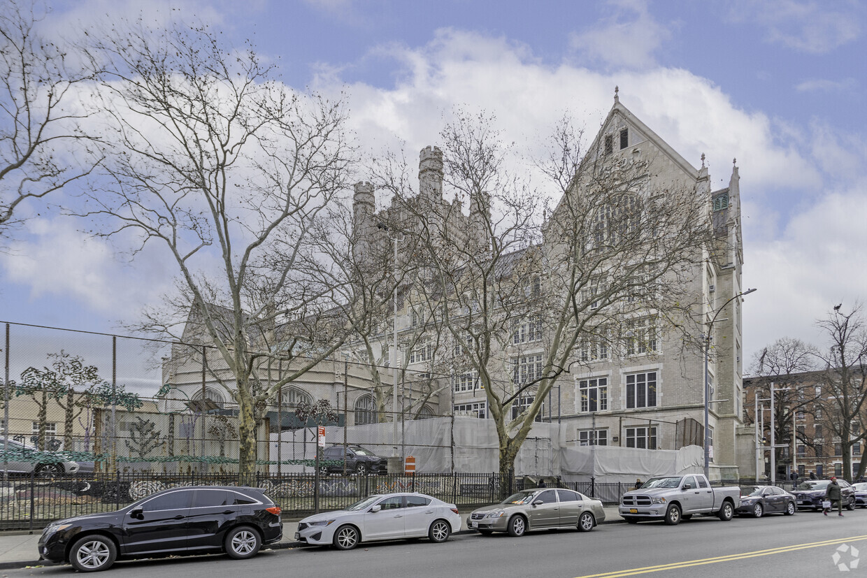 Bronx International High School, Bronx NY Rankings & Reviews - Homes.com