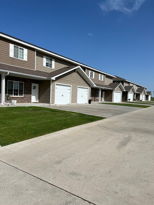1501 N Grove Place, Watertown, SD 57201