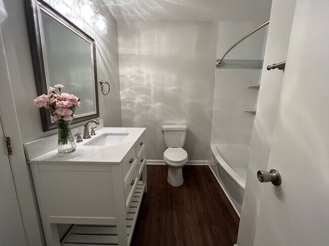 132 Manhattan Ct unit 132 Manhattan Court, Cary, NC 27511 - photo 5