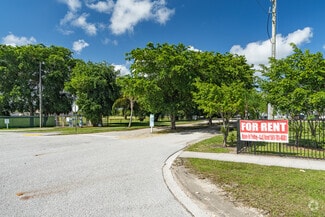 4871 Arjaro Dr, West Palm Beach, FL 33407