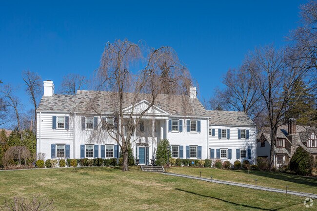 You will also find magnificent Colonial Revival homes throughout Bonnie Crest.