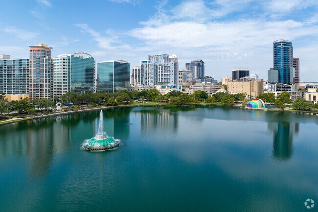 Located in the heart of Orlando, Lake Eola is a favorite spot of Thornton Park residents.