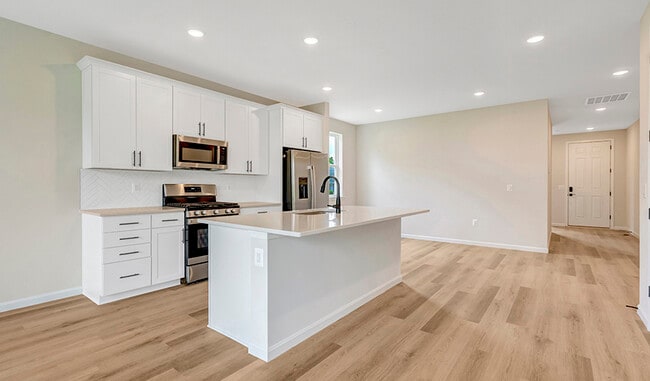 100 Midsummer Ln, Middletown, VA 22645 - photo 5