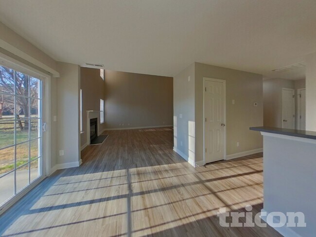 9245 Simonton Dr, Charlotte, NC 28269 - photo 6