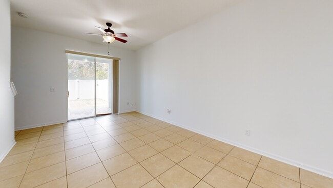 9161 Shepton St, Orlando, FL 32825 - photo 2