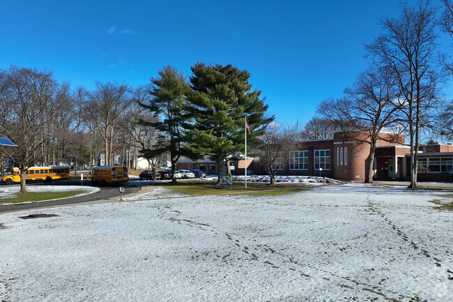 The view from the street outside of Evergreen Elementary School, Scotch Plains, NJ.