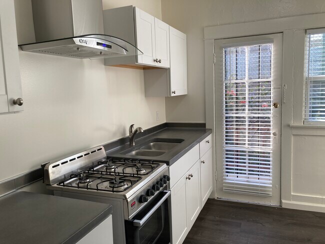 533 S Westmoreland Ave unit 14, Los Angeles, CA 90020 - photo 7