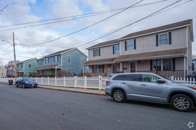Classic row houses are common within the Derby Street neighborhood.