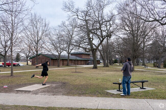 Lincoln Park is one of many parks nearby.