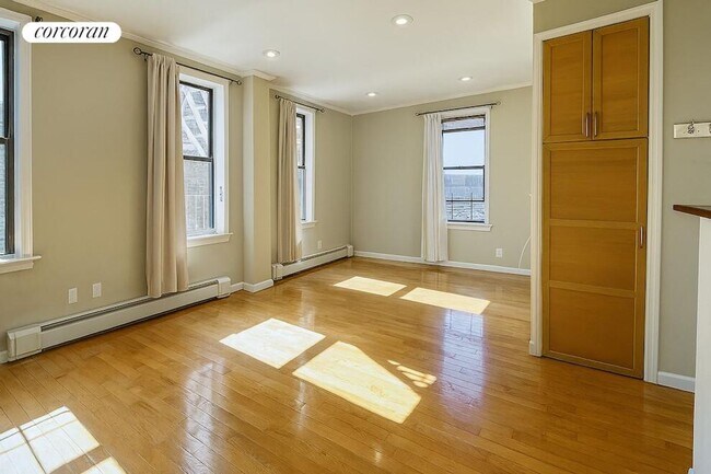 206 E 124th St, New York, NY 10035 - photo 6