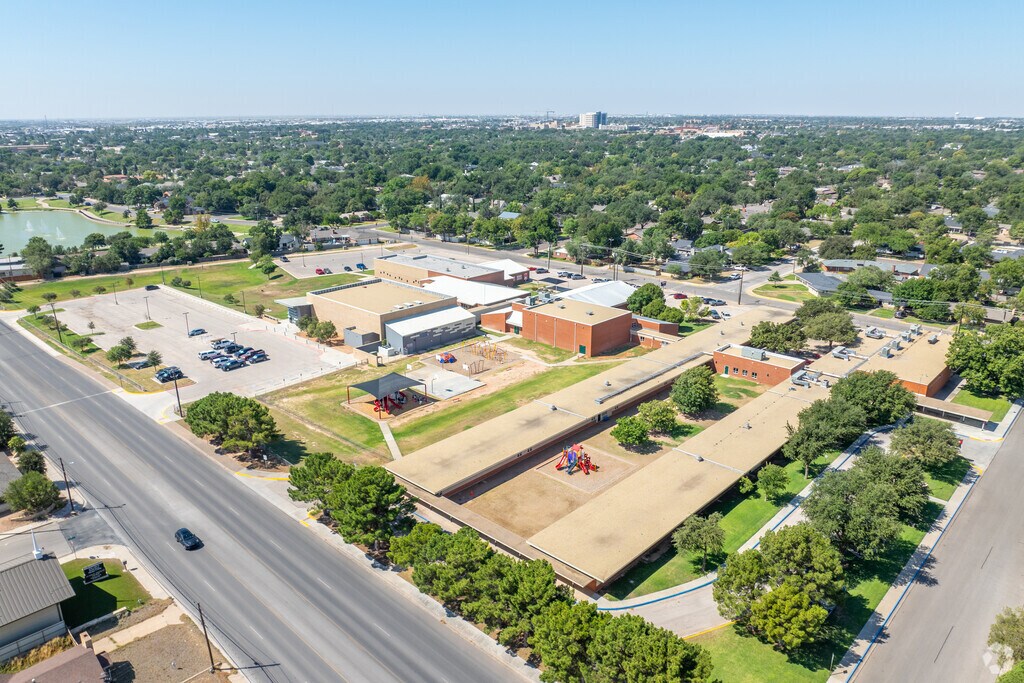 James Bowie Fine Arts Academy