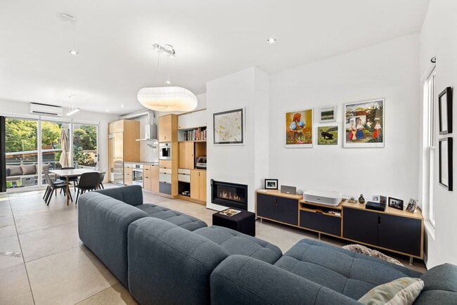 619 10th St NE unit B, Washington, DC 20002 - photo 2