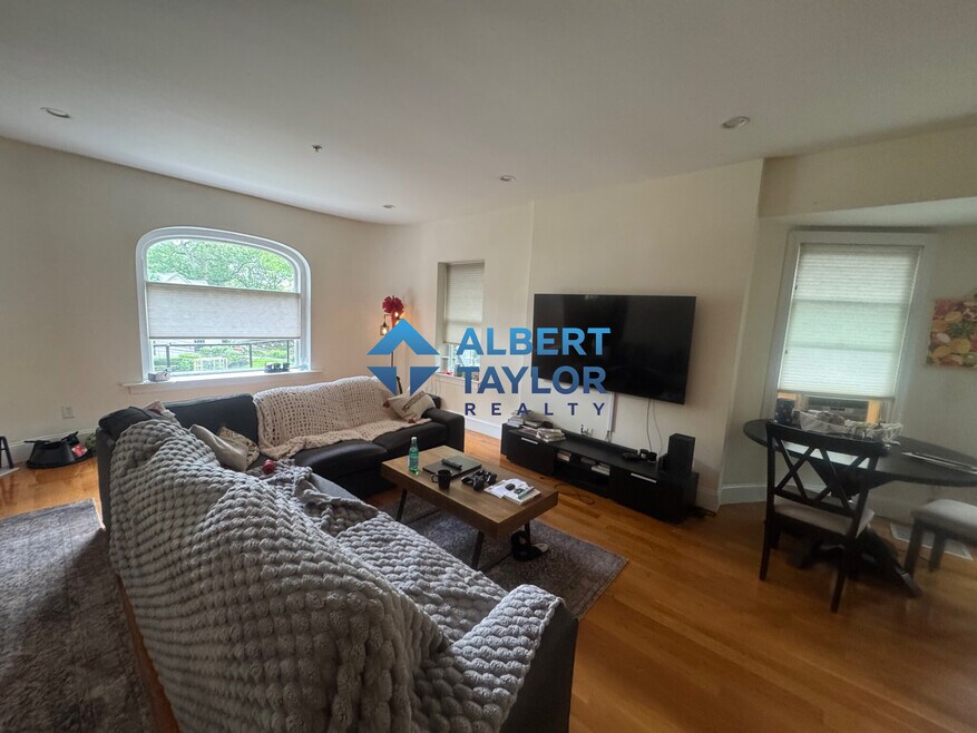 10 Selkirk Rd unit 2, Brighton, MA 02135 - photo 1