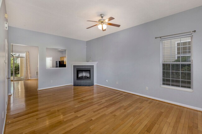 1441 Laurel Park Dr, Cincinnati, OH 45214 - photo 5