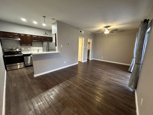 8800 Westplace Dr unit 111, Houston, TX 77071 - photo 3
