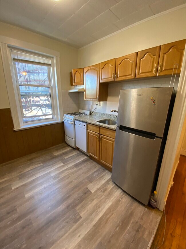 126 Warren St unit G2, Boston, MA 02119 - photo 5