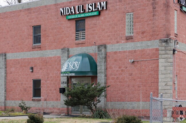 Academy of Saut Ul Furqau in Teaneck, NJ was established in 1997.