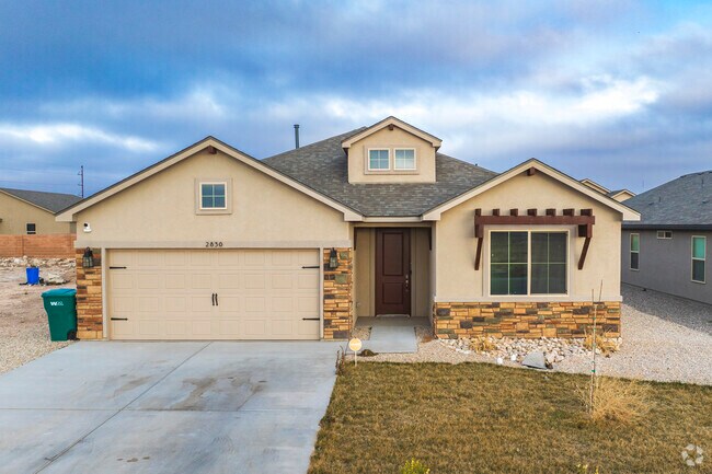 A number of sizable subdivisions have sprung up around the edges of Hobbs in recent years, consisting of modern and ranch style homes with New Mexican accents like the home picture here.