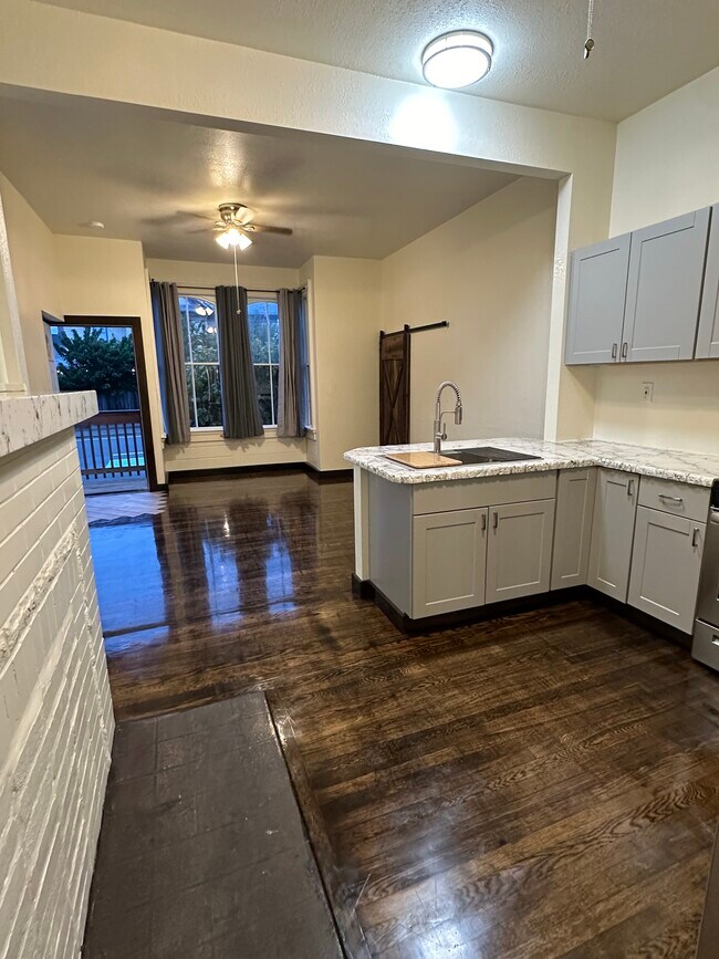 639 16th St unit 2, Eureka, CA 95501 - photo 4