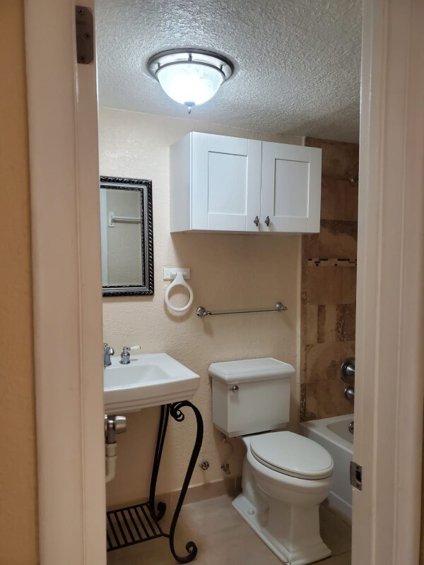 16 W 16th Ave, Hialeah, FL 33012