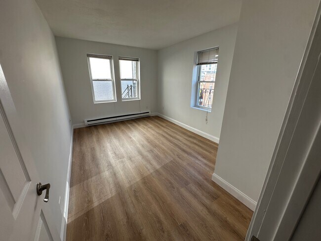 111 Norway St unit 404, Boston, MA 02115 - photo 3