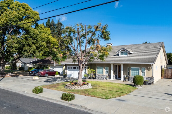 Glenmoor features peaceful streets and a close-knit, family-friendly atmosphere.