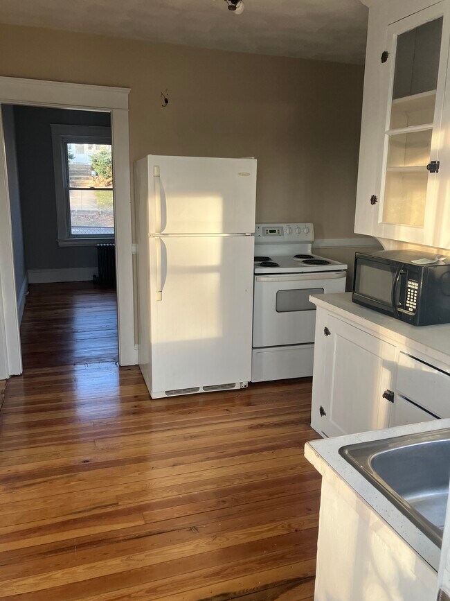 23 West St unit 23 West St, West Warwick, RI 02893 - photo 4